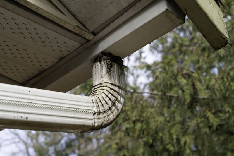 Gutter System Before Repair